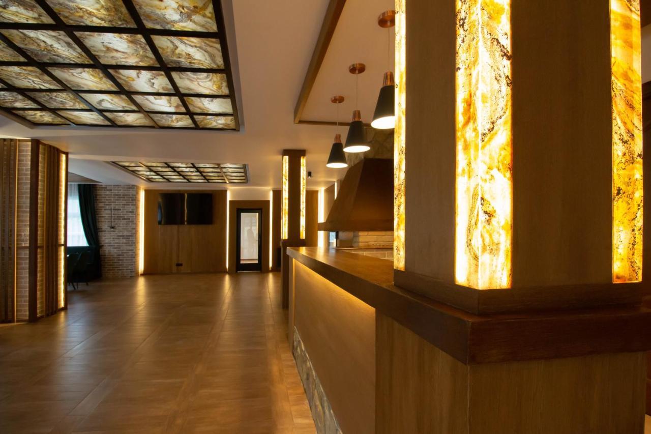 Berghaus Bucovina Hotel Campulung Moldovenesc Bagian luar foto
